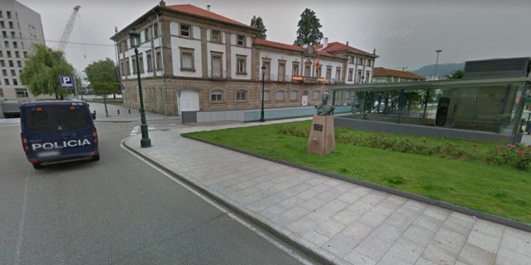 Rescatan en Vigo en un mismo día a ocho cachorros abandonados, cuatro de ellos en un contenedor