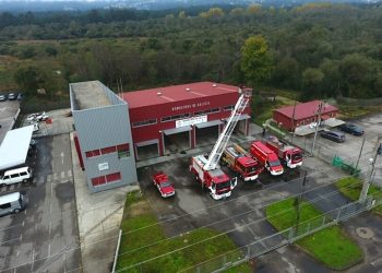 Arde por completo una vivienda en un incendio en Mos