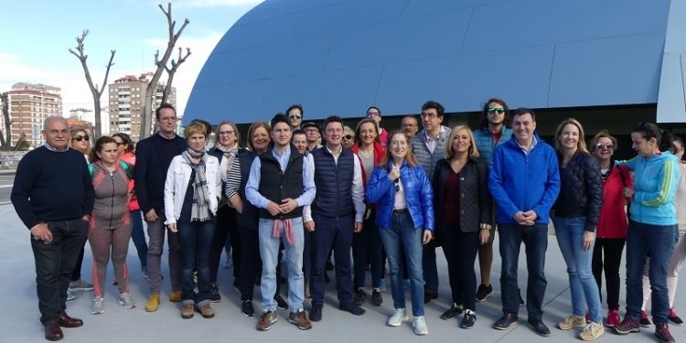 Los candidatos del PP realizan un tramo del Camino Portugués en Vigo