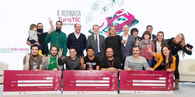 Unha app que reta a visitar destinos turísticos, primeiro premio do certame Hackathon