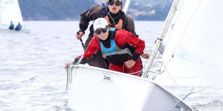 Zampacavallo y Francés afianzan su liderato en Raxó