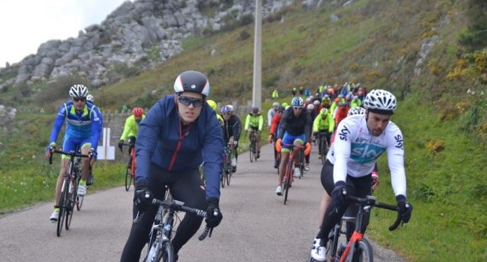 Más de un centenar de ciclistas participan el domingo en el III Desafío Talaso Atlántico