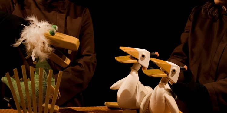 «Guyi-Guyi», adaptación libre de «El patito feo», llega a Vigo