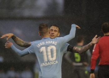 Aspas y Rubén reflotan al Celta bajo el “diluvio universal” en Balaídos