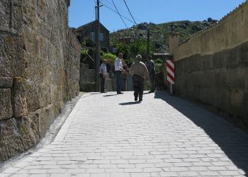 O Concello de Nigrán remata o empedrado da rúa Igrexa de Chandebrito