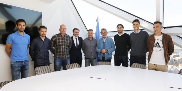 Fran Escribá y sus ayudantes renuevan por dos años con el Celta