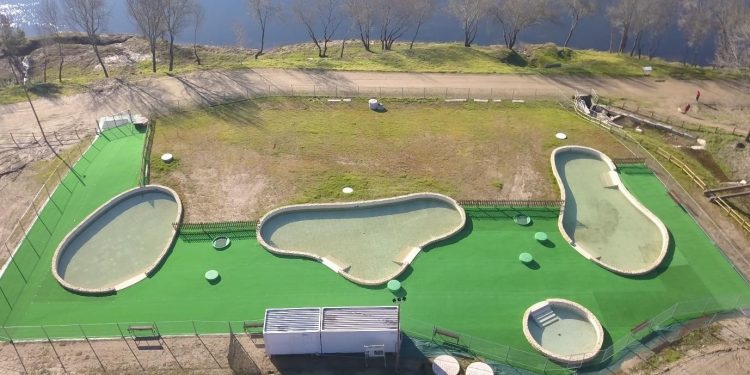 Salvaterra abre as súas novas termas con catro pozas xunto ao río Miño