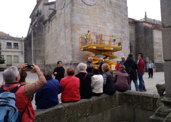 Cangas se libra por fin de la simbología franquista