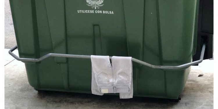 Se ofrecen pantalones