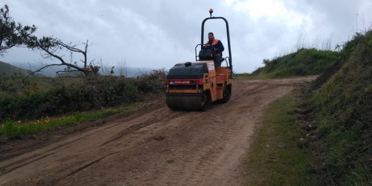 Ons limpia y acondiciona sus caminos antes de la temporada de verano