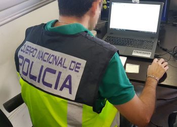 Detienen en Vigo a una mujer que pidió un crédito y pagó más de 20 compras con la tarjeta de un jubilado