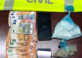 La Guardia Civil se incautó en abril de cerca de 6.000 dosis de estupefacientes en O Salnés y Caldas