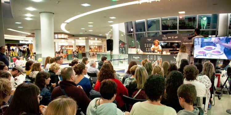 Carmen Albo enseña a cocinar saludable en un ‘showcooking’ con sorteo de productos BIO