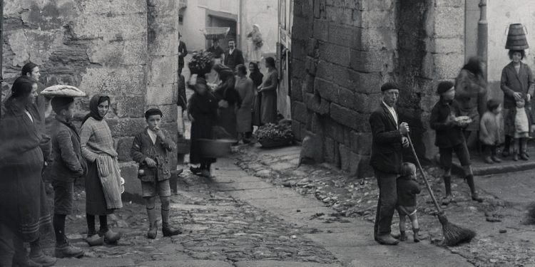 O Porriño acolle a mostra de fondos fotográficos de Ruth Matilda Anderson