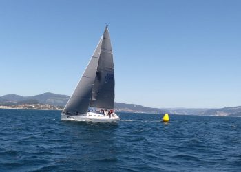 «Starfighter» y «Balea Dous» vencen en la primera jornada de la Regata Interclubes