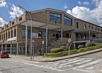 Dos heridos, uno menor, por disparos de bala en una pedida de mano en O Porriño