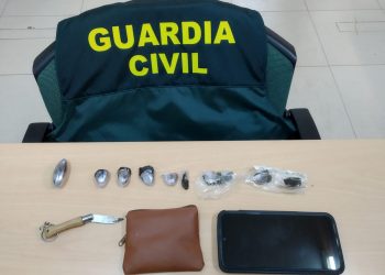 Detenido la noche de San Xoán con 10 bellotas de hachís en la playa de Rodeira