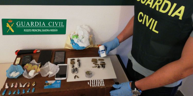 La Guardia Civil desarticula un punto de venta de drogas en Baiona