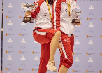El emotivo gesto de María Mariño e Irene Romero con Judith Rodríguez al subirse al podio nacional