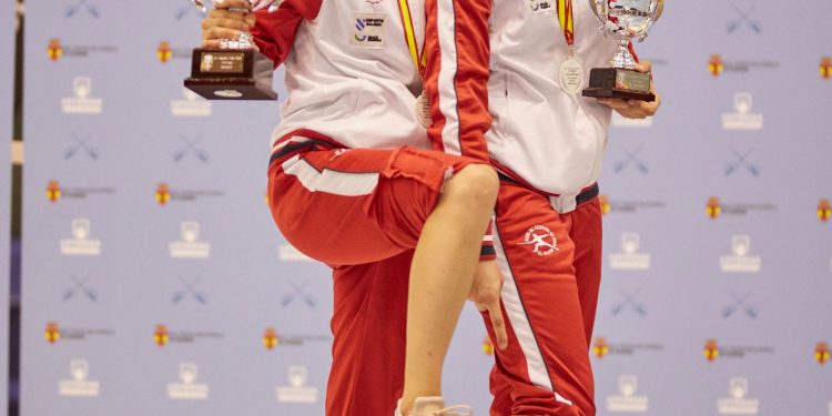 El emotivo gesto de María Mariño e Irene Romero con Judith Rodríguez al subirse al podio nacional