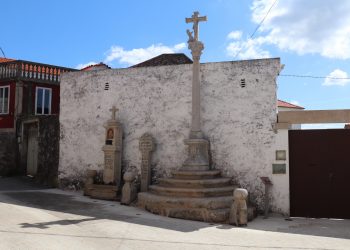 A Guarda recupera o Cruceiro Pinto de Salcidos