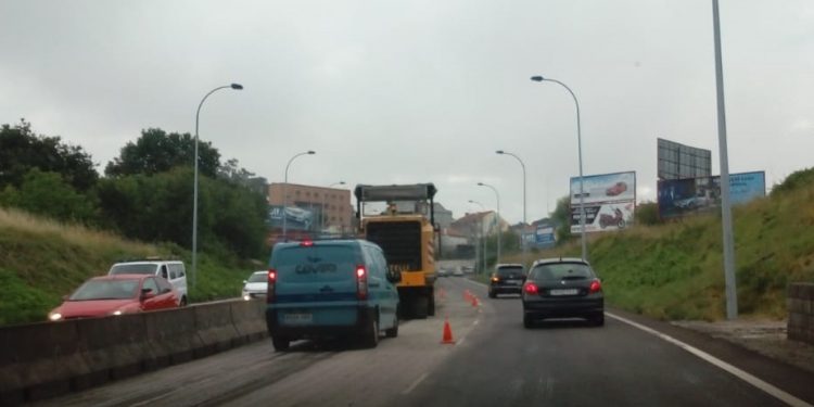 Vuelven a asfaltar Arquitecto Palacios un mes después de su pavimentación