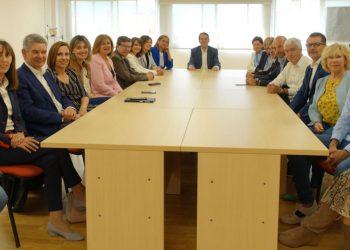 Caballero reúne por primera vez a su nuevo gobierno local para iniciar «una gran etapa»