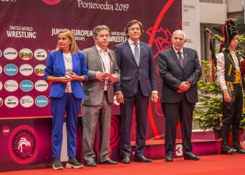 El Europeo júnior de luchas, en Pontevedra, extiende su impacto a Sanxenxo y Vigo