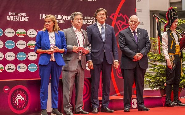 El Europeo júnior de luchas, en Pontevedra, extiende su impacto a Sanxenxo y Vigo