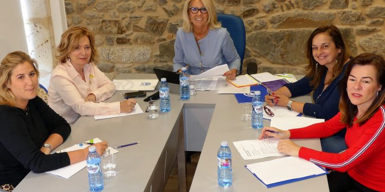 Corina Porro cerrará el nuevo grupo municipal del PP esta semana