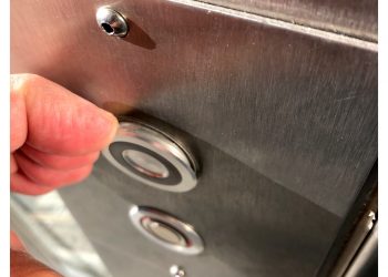 Averías en el ascensor de Menéndez Pelayo