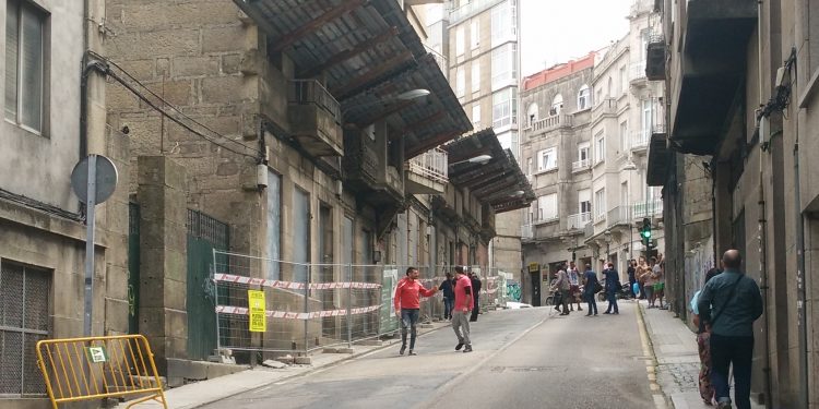 La Policía Nacional desaloja a una quincena de okupas de un edificio de Vigo