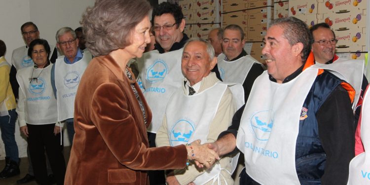 La reina Sofía visitará Vigo esta semana para conocer la labor del Banco de Alimentos