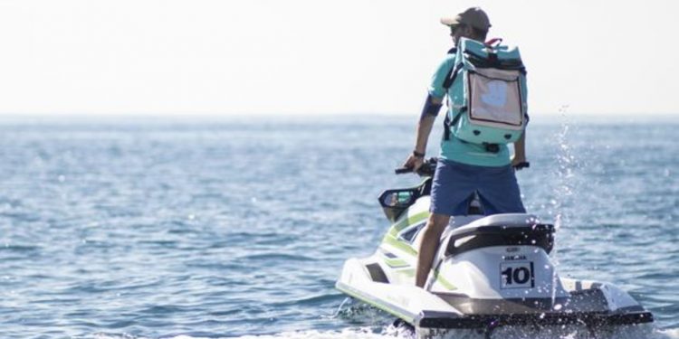 Deliveroo repartirá comida por la ría de Vigo en motos de agua
