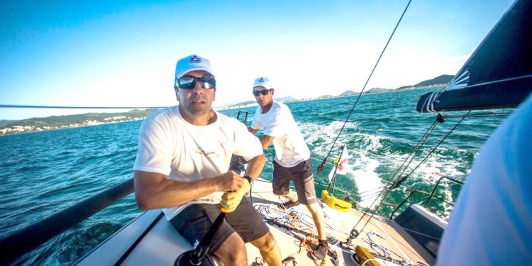 El vigués Gonzalo Araújo se une al proyecto oceánico del americano «Vitesse»