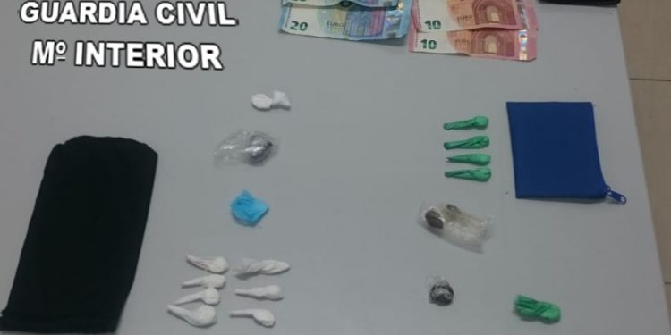 Detenido un vecino de Cangas con varias dosis de droga en su ropa interior