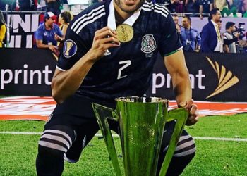 Néstor Araújo se proclama campeón de la Copa Oro con México