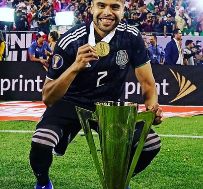 Néstor Araújo se proclama campeón de la Copa Oro con México
