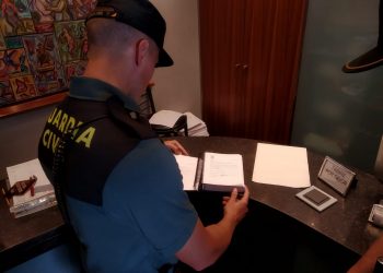 Denuncian a varios hosteleros de Baixo Miño por un incorrecto registro de clientes