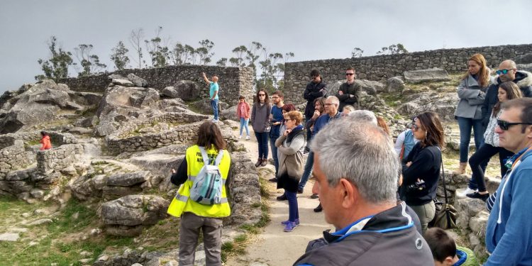 O Monte Santa Trega difunde o seu patrimonio con visitas guiadas de balde durante o verán