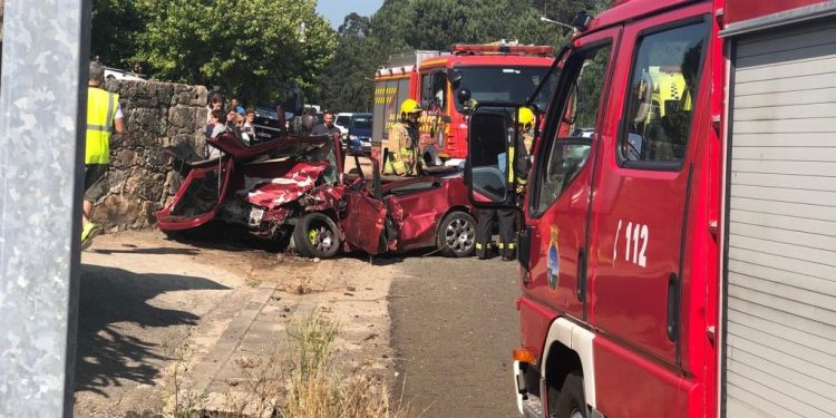 Tres heridos, uno grave, en un brutal accidente de tráfico en Tomiño