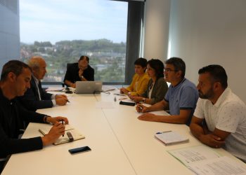 Xunta y alcaldes del Baixo Miño abordan la mejora del bus al Cuqueiro y a la universidad
