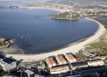 Rescatan a un hombre en Baiona cuando se bañaba en Praia Ladeira