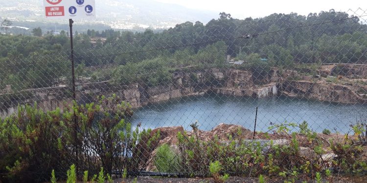 O Porriño remata o valado das canteiras para bloquear o acceso a “bañistas e curiosos”