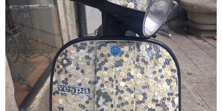 La Vespa de los botones