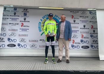 Blanco ratificó en Oviedo su tercer puesto en la Vuelta a Vetusta