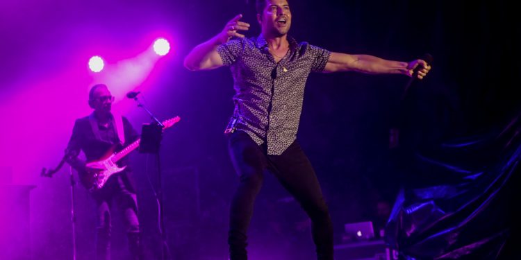Bisbal derrocha energía bajo la lluvia y Caballero anuncia 12 conciertos para 2020