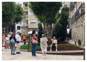 Haciendo cola para el Dinoseto