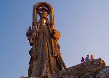La romería de la Virgen de la Roca repartirá 300 kilos de sardinas en Baiona