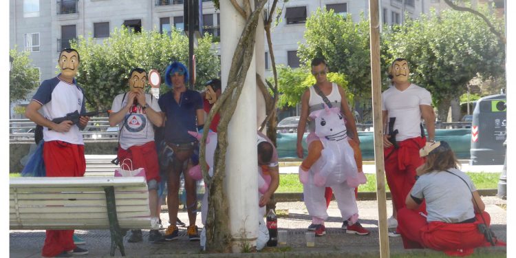 O Entroido de Redondela ármase con barreiras anticontaminación e brigadas de limpeza madrugadoras